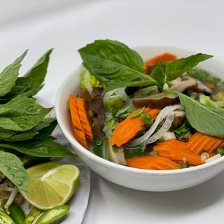 7V. Steamed Vegetables, Fried Tofu & Mushroom Noodle Soup