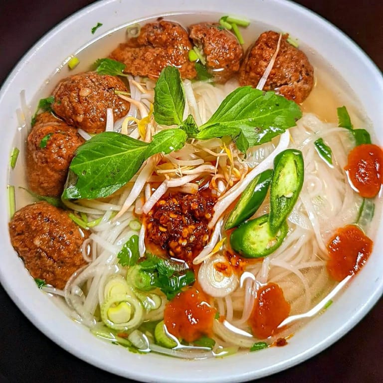 Boba Delights: Vietnamese Noodles and Vegan Options